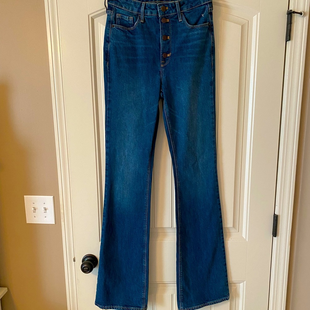 Old Navy extra high rise flare Jean. Size 4 tall